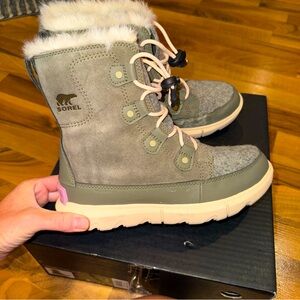 Sorel Kids Olive Green and Pink Faux-Fur Lined Winter Boots